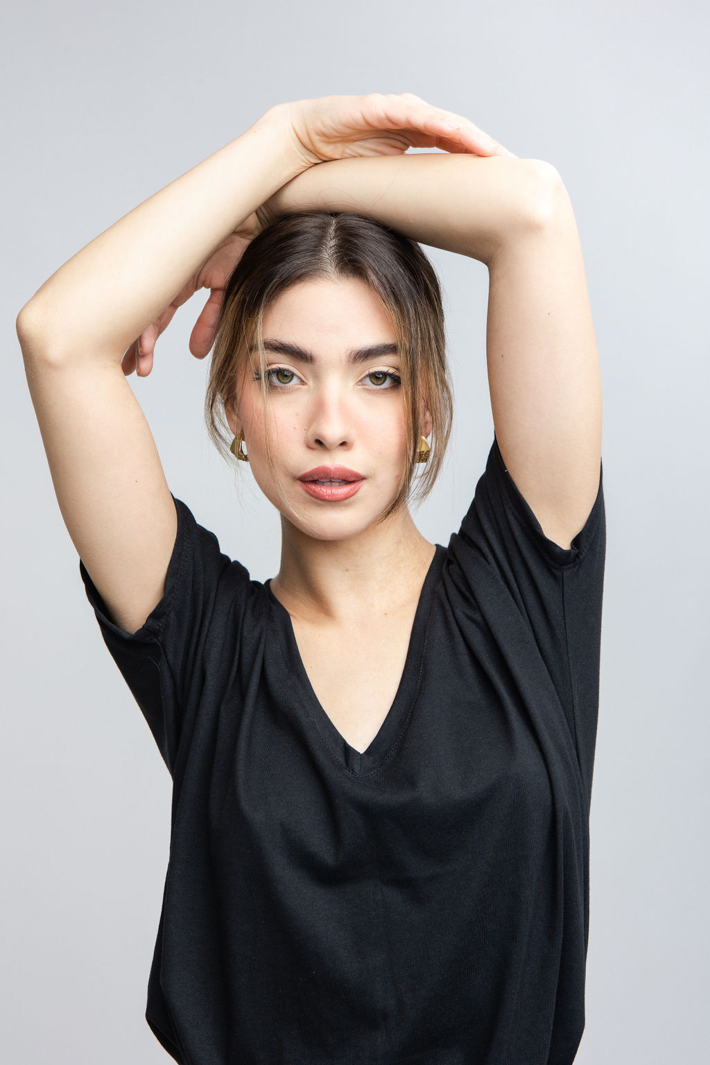 Cuello V negro